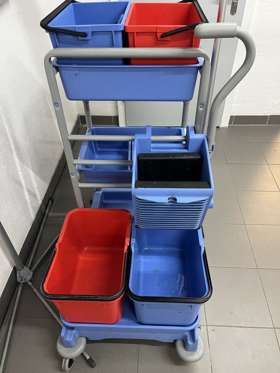 Altro in Apparecchi per la pulizia: Putzwagen Wibis – Usato da Neerach venduto da fuz_8d7l 3