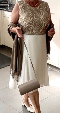  Cocktailkleid, Partykleid beige/gold neuwertig. Gr. 40