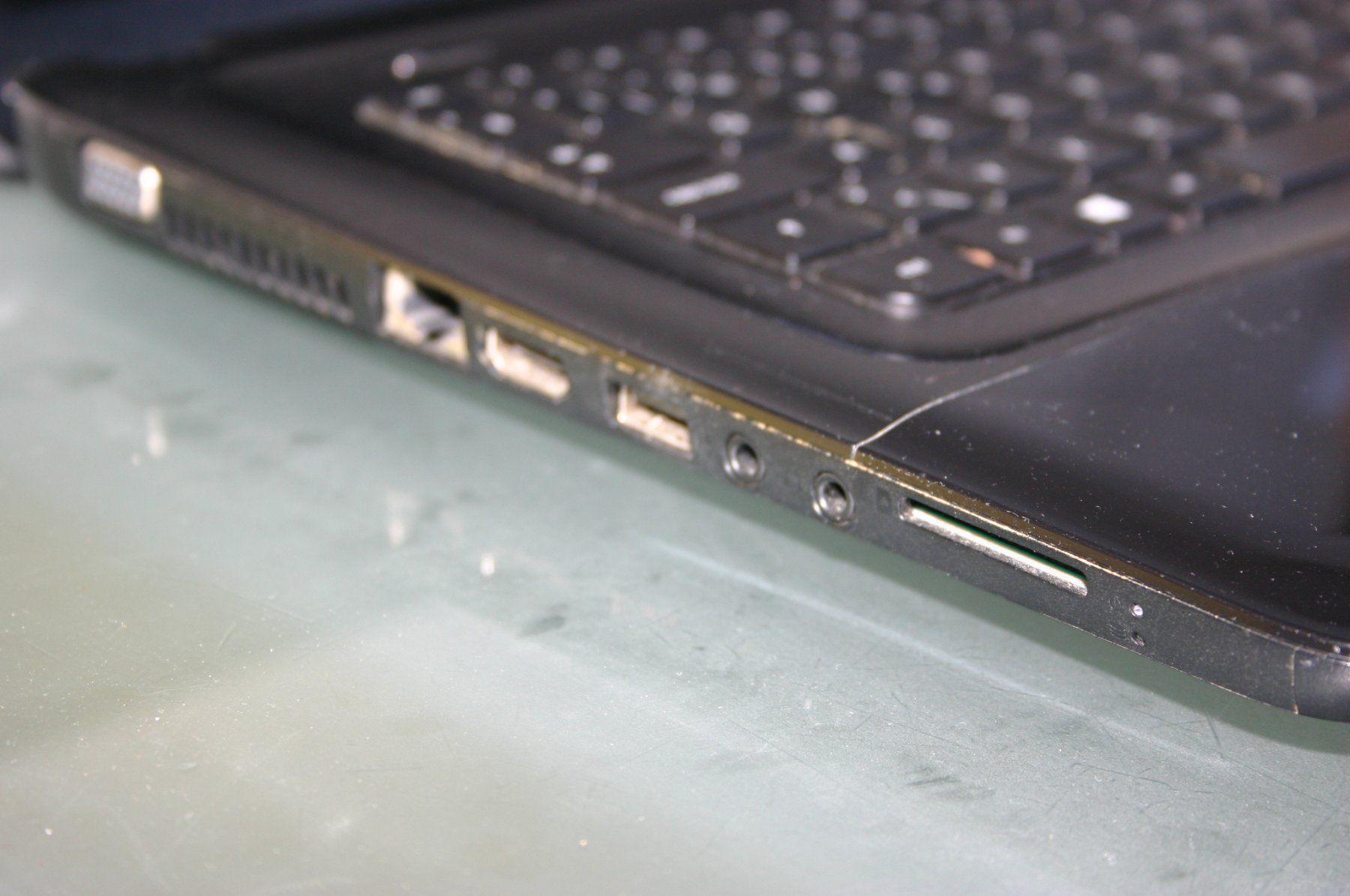Compaq Notebooks: Schönes und gepflegtes Compaq CQ58 mit Win10 oder Win11 – Gebraucht aus Stettlen von Bigjm 3
