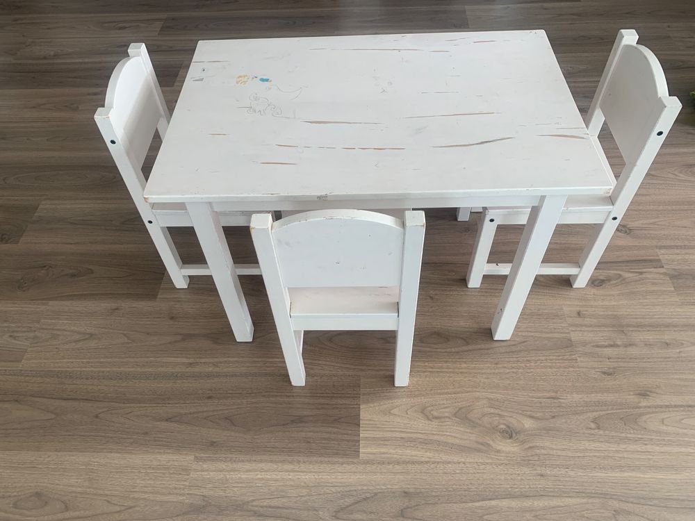 Kindertisch und 3 Stühle, IKEA /Table p. enfant + 3 chaises Kaufen