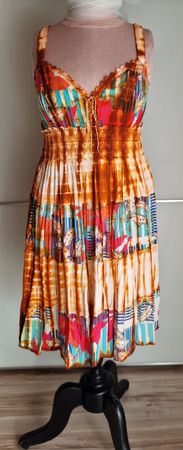Sommerliches Kleid mit bunten Mustern, Grösse S/M