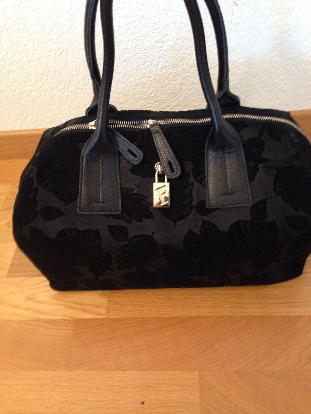 Furla Borse da donna: Neu Furla Leder Handtasche – Nuovo (secondo la descrizione) da Buchs Sg venduto da Valedi