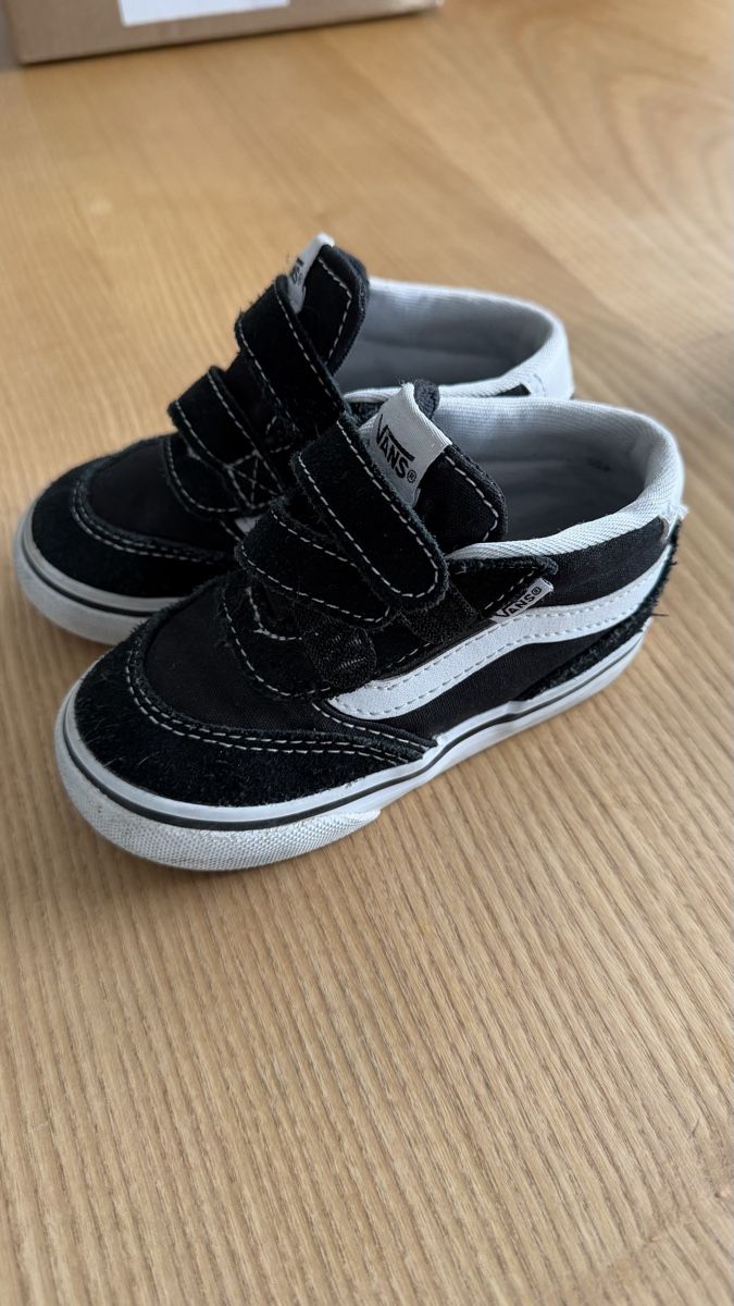 Vans Schuhe für Jungen: Vans enfant taille 23.5 – Gebraucht aus Châtel-Montsalvens von lis_8dd6 1