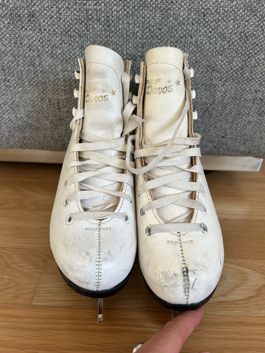 Graf Pattini da ghiaccio: Schlittschuhe, Graf Davos, 32 – Usato da Bern venduto da junibrise 2