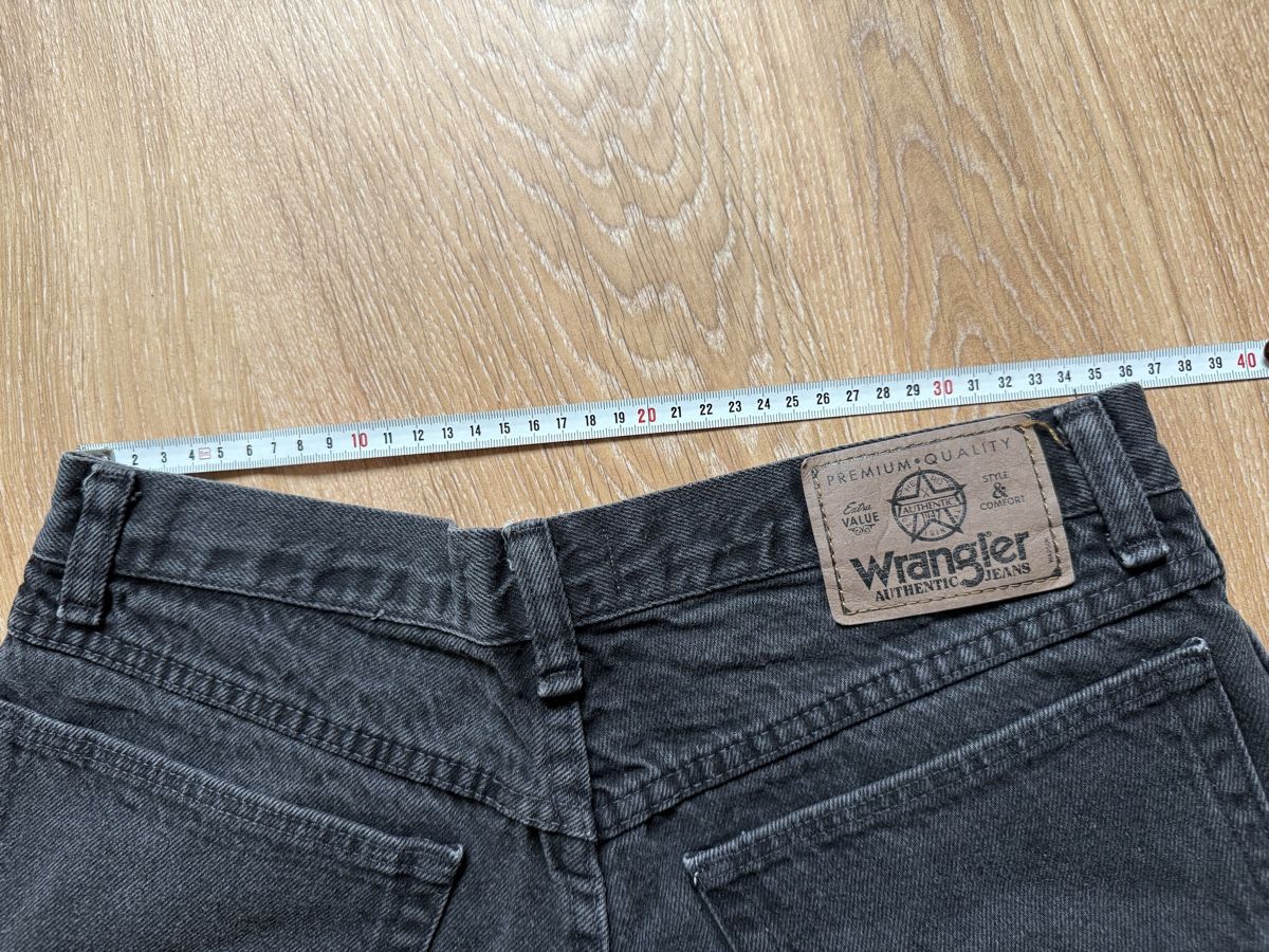 Wrangler Jeans: Short jean noir Wrangler, t.36/S – Usato da Tavannes venduto da Thriftshop 2