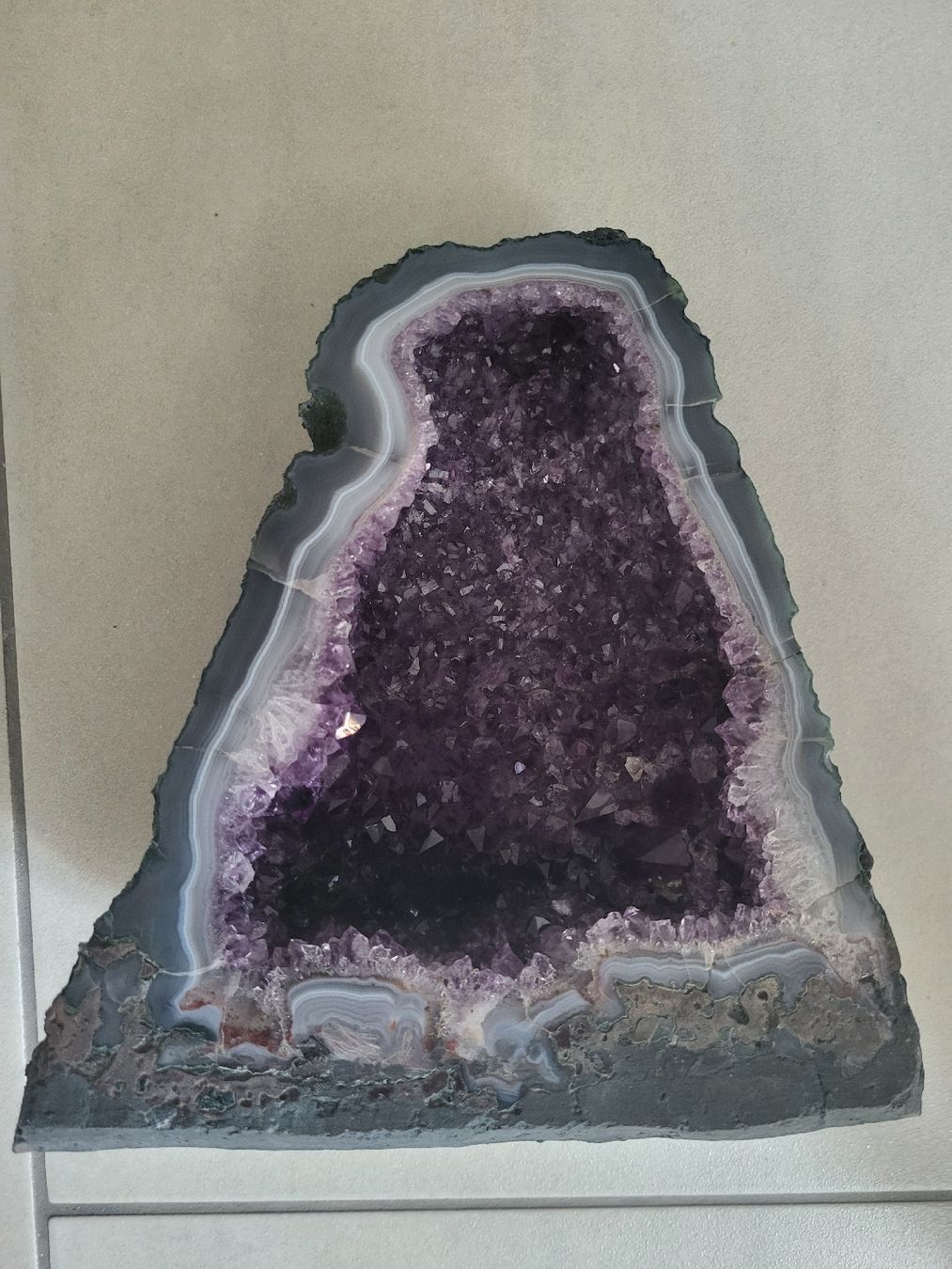 Minéraux & Lithothérapie: Amethyst Geode Dekoration Stein  – D'occasion à nunningen par mic_88k2