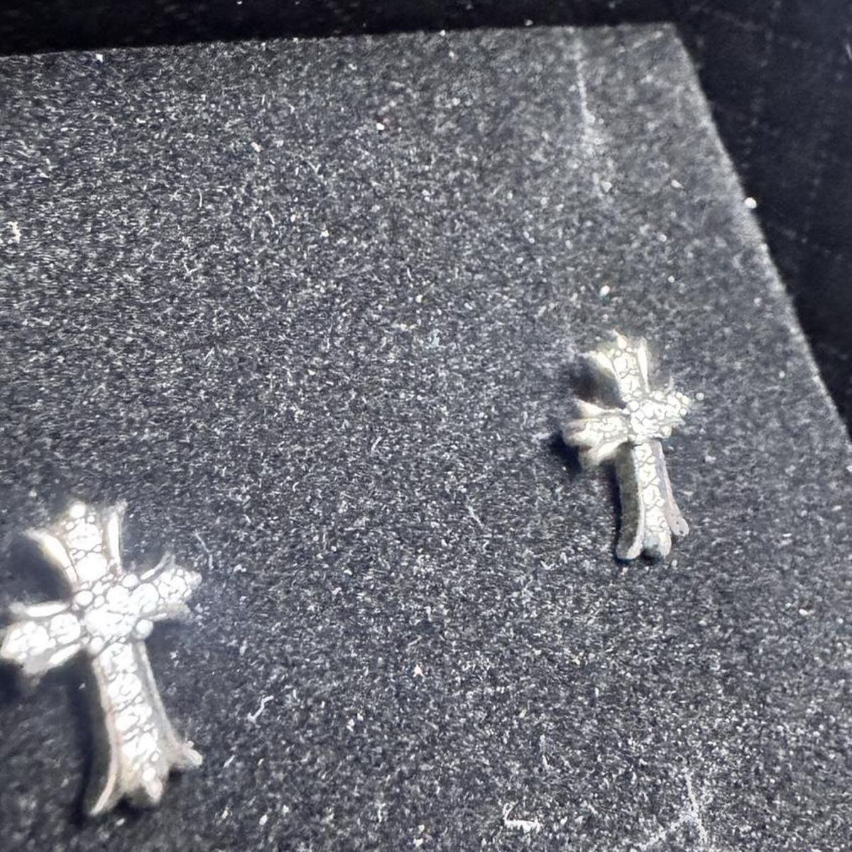 Chrome Hearts Ohrringe & -stecker: Title: Chrome Hearts Cross Stud Earrings - 925 Silver – Neu und originalverpackt aus Caviano von reselleo21 4