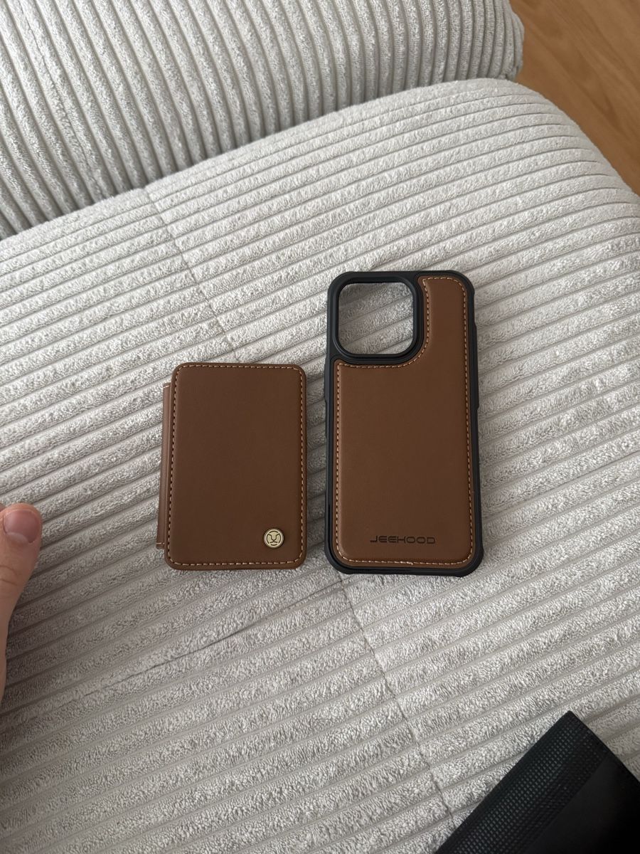 Apple Cover & Protezioni schermo: Iphone 16pro Handyhülle mit Kartenset – Nuovo (secondo la descrizione) da Oftringen venduto da saitama95