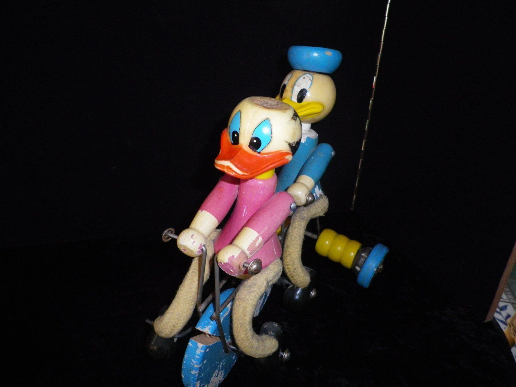 Disney Statuette: Donald Duck und Daisy – Usato da Reinach BL venduto da Annodomini 2