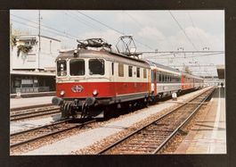 SBB Re 4/4 I 10050 mit Leerreisezug in Effretikon 14.4.1995