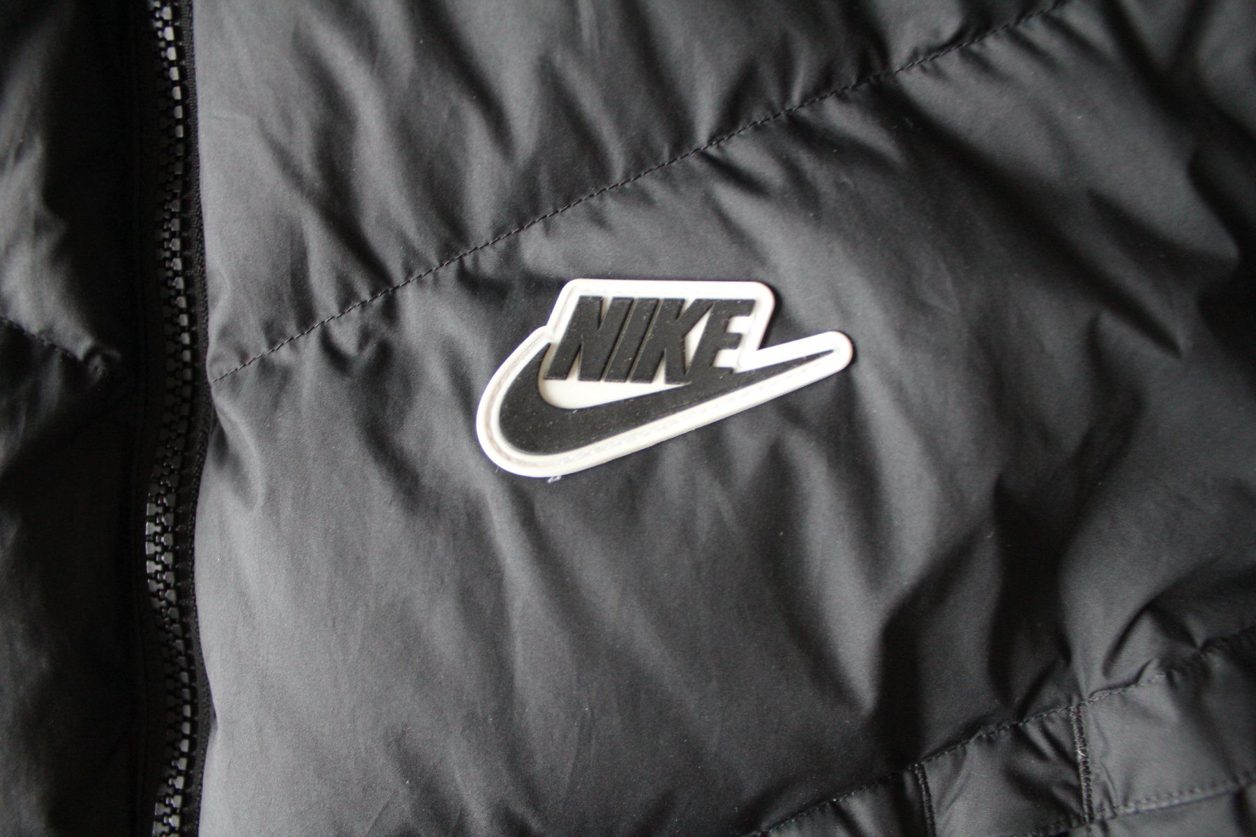 Nike Giacche: Doudoune Nike noir  t. M – Usato da Peseux venduto da Gilloss 3