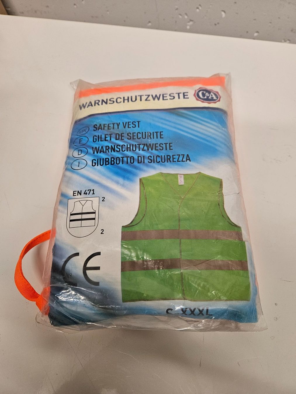 Gilet & Giacche: Warnwesten 2 Stk. Neu und unbenutzt. – Nuovo (secondo la descrizione) da Chur venduto da Einszweidreiviermein 2