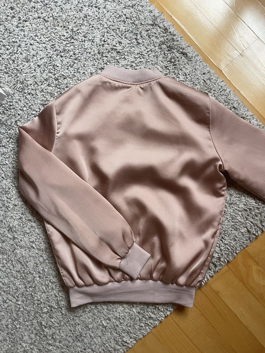 New Look Jacken: Rosa Bomberjacke Size 34 – Gebraucht aus Hugelshofen von _riirii13 2
