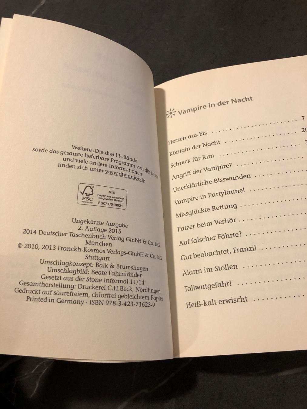 Libri: Die drei !!! - Vampire in der Nacht – Nuovo (secondo la descrizione) da Langnau am Albis venduto da snla_scc9 2