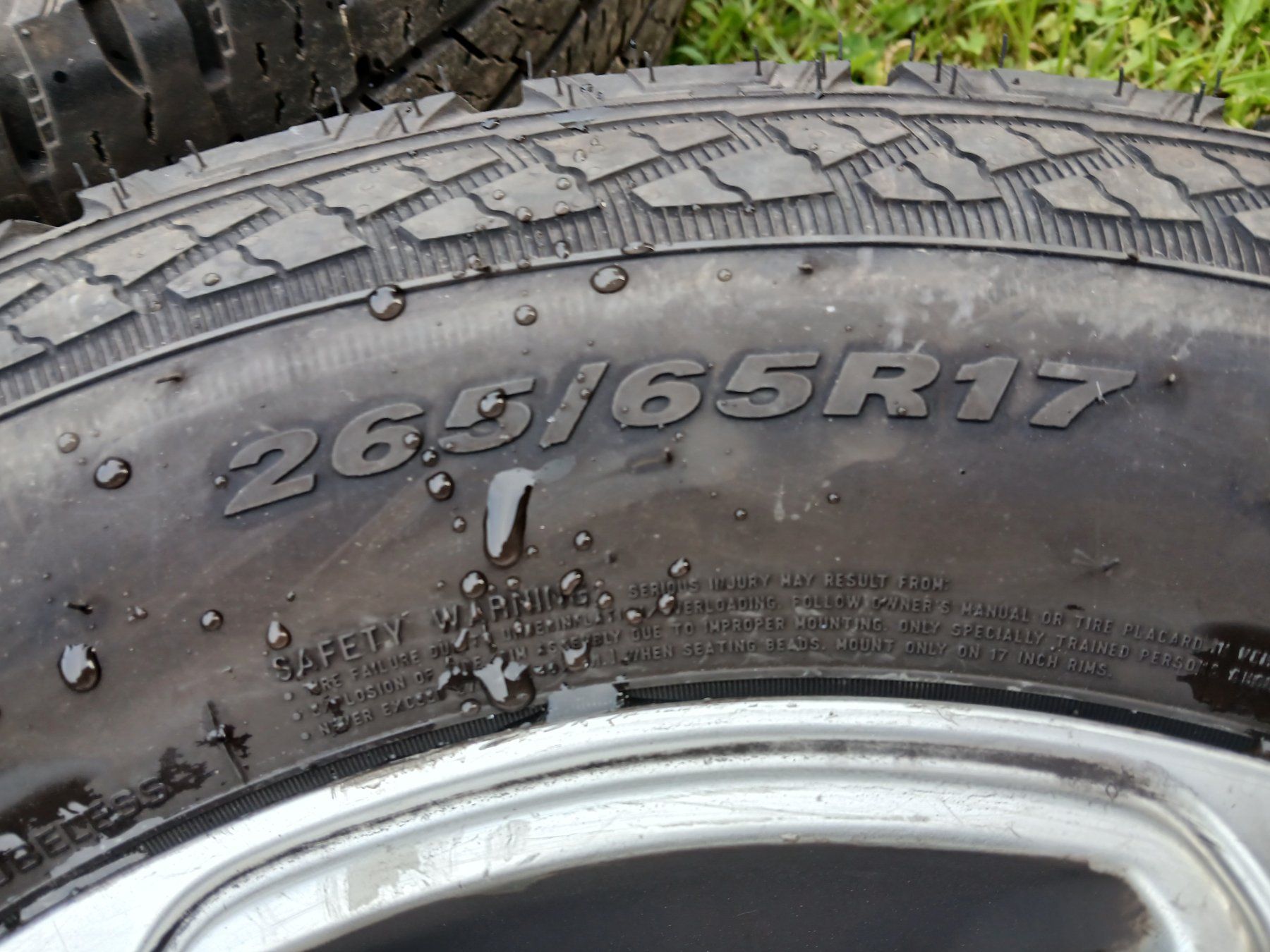 Nexen Pneumatici & Ruote complete: Nexen Roadian 265/65R17 – Usato da Krinau venduto da P.grob 2