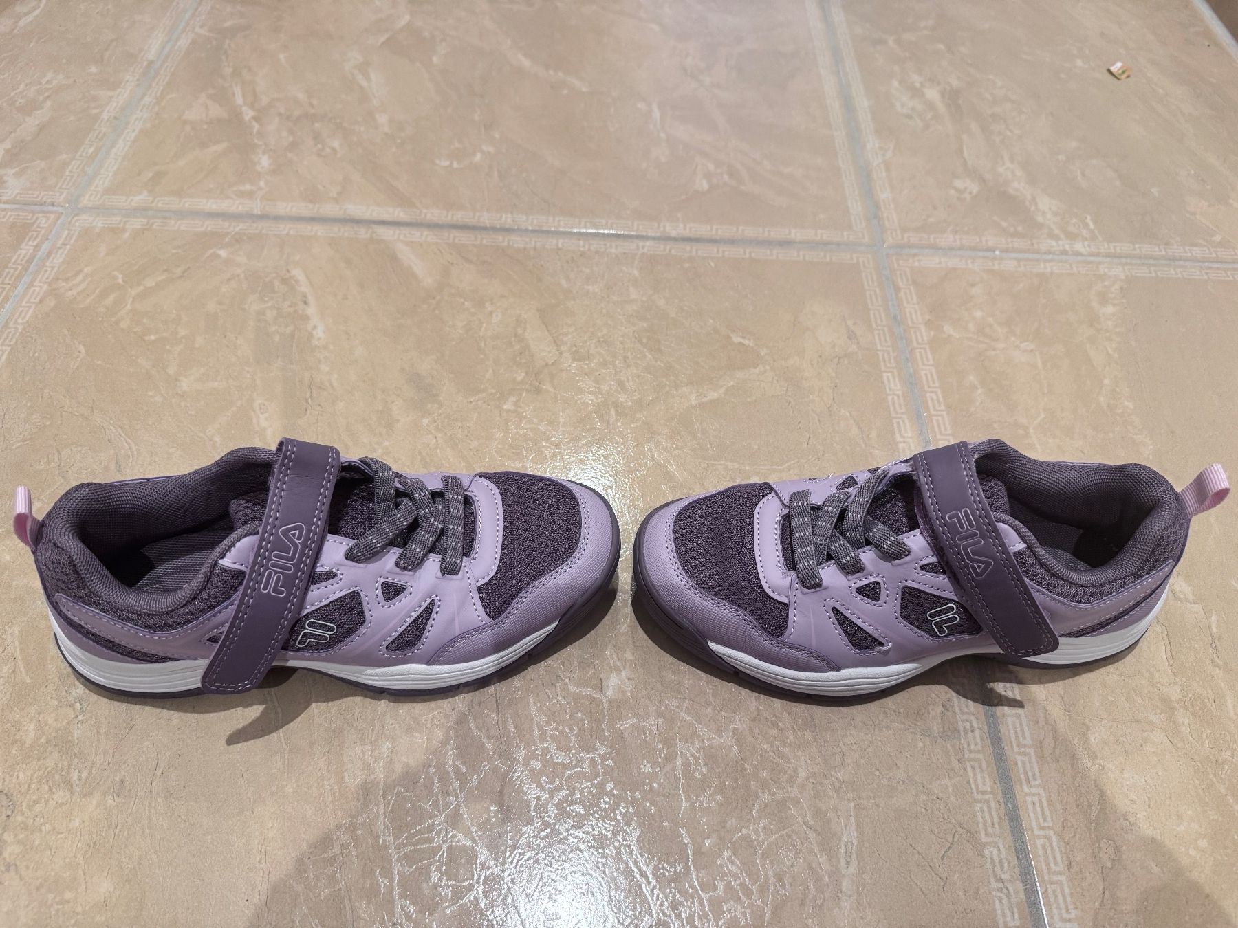 Fila Scarpe per ragazze: Fila NWT Sneakers, 33 – Nuovo (secondo la descrizione) da Klingnau venduto da Markus14