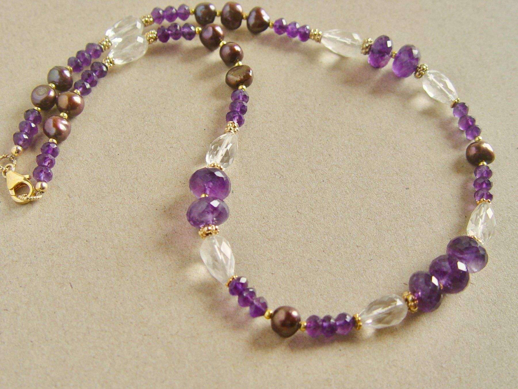 Olga Ribler Catenine: Collier Amethyst, Perlen, Bergkristall, Silber vergoldet – Usato da Henggart venduto da gernli 3