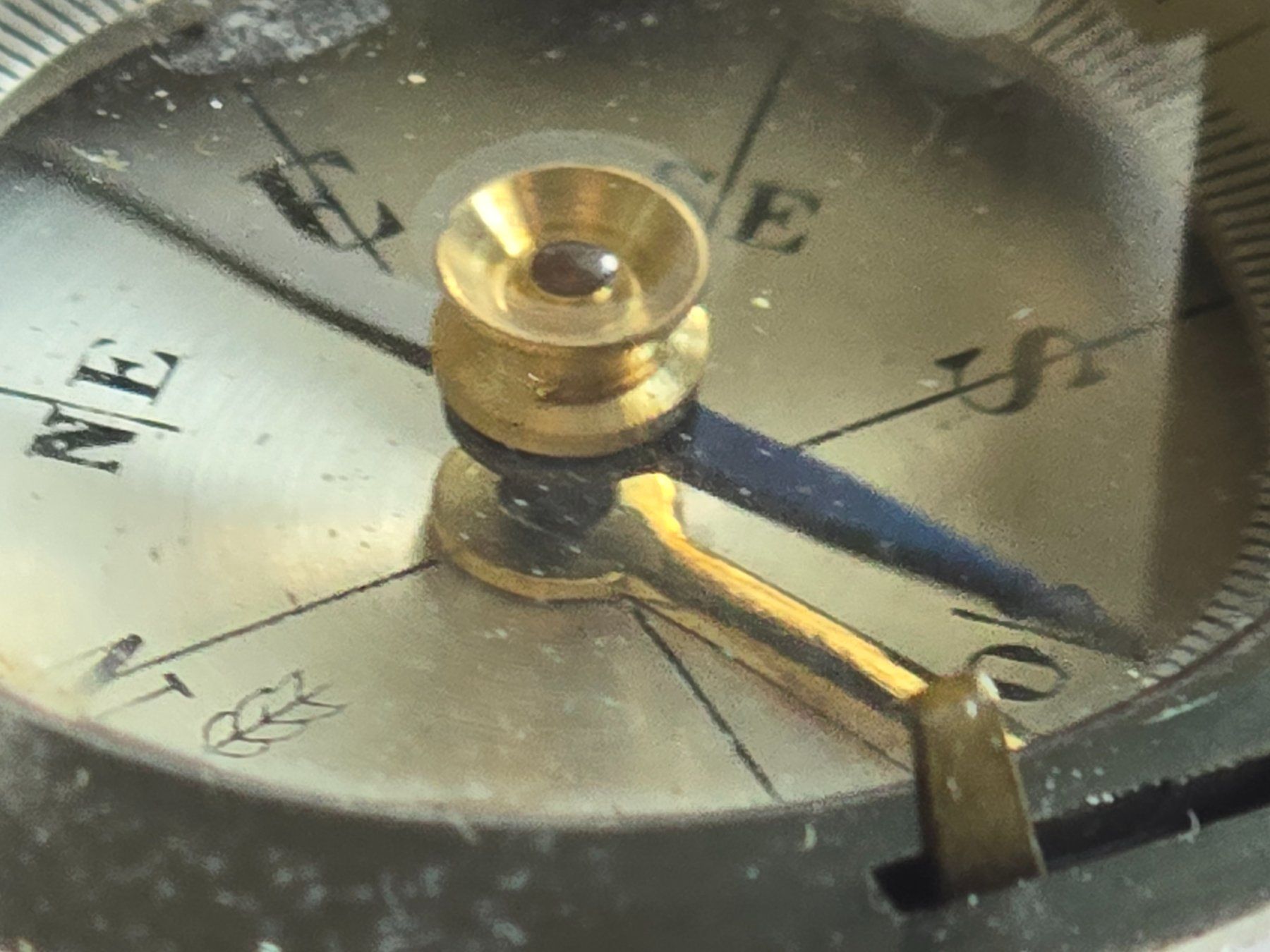 Altri elettrodomestici e apparecchi d’epoca: Historischer Peilkompass 1918 im Originaletui – Usato da Hinwil venduto da Charon272000 5
