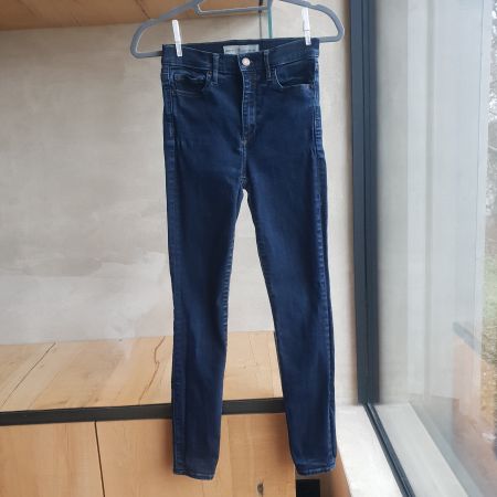 🐸 GAP JEANS 26R TRUE SKINNY HIGH RISE