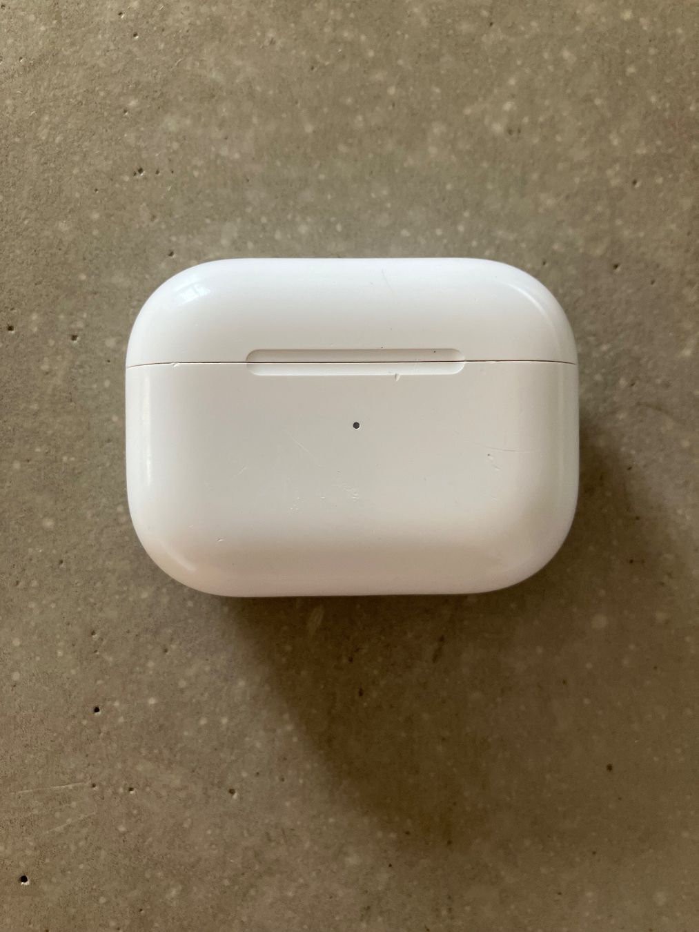 Apple Cuffie: Apple AirPods Pro 1 Charging Case – Usato da Lausanne venduto da mr.v 1