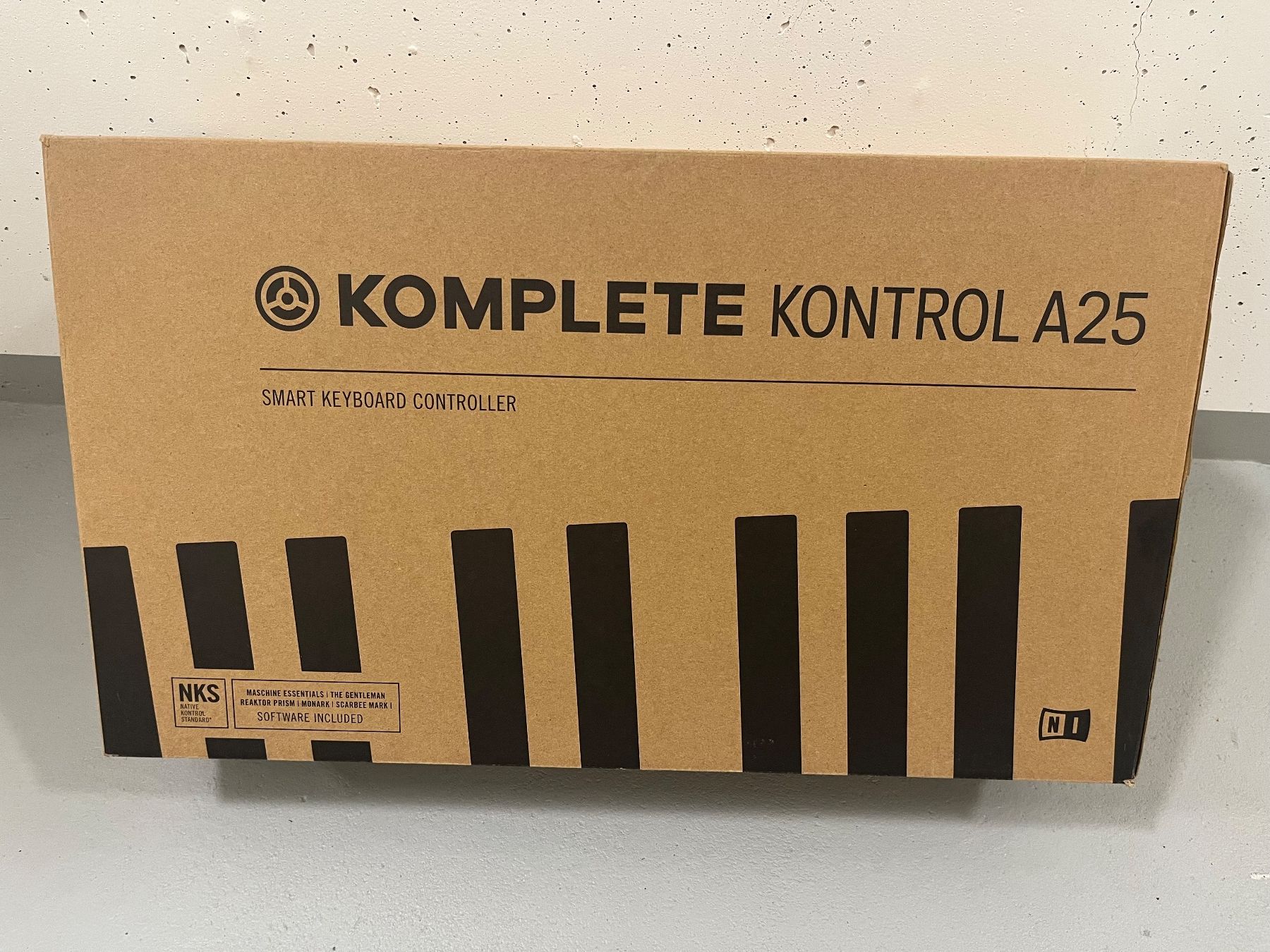 Strumenti musicali: Native Instruments Komplete Kontrol A25 MIDI Keyboard – Nuovo (secondo la descrizione) da Bellach venduto da La_Elle
