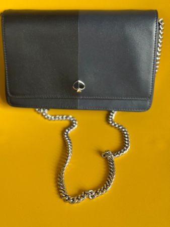 Kate Spade Handtasche in Schwarz und Marineblau