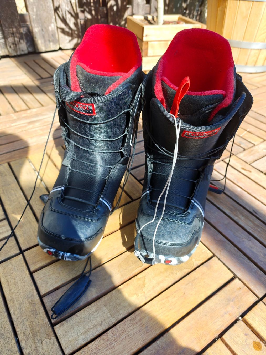 Scarpe da uomo: Burton Snowboard Boots 46 – Usato da wimmis venduto da Soutiarts