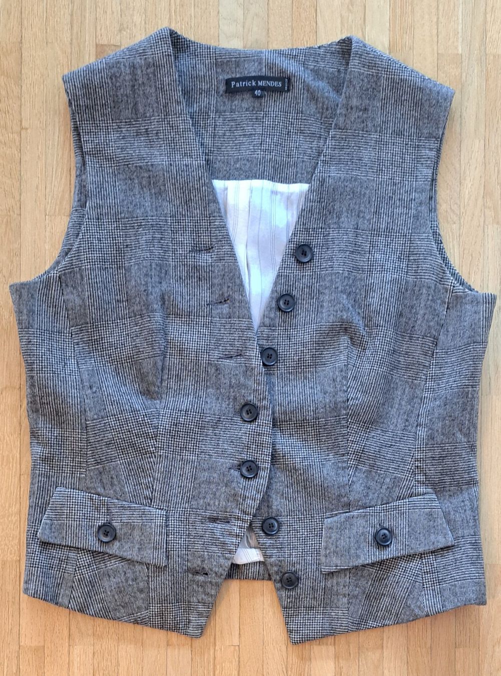 Gilet & Giacche senza maniche: Gilet chic Prince de Galles – Nuovo (secondo la descrizione) da Le Mont-sur-Lausanne venduto da olatiu