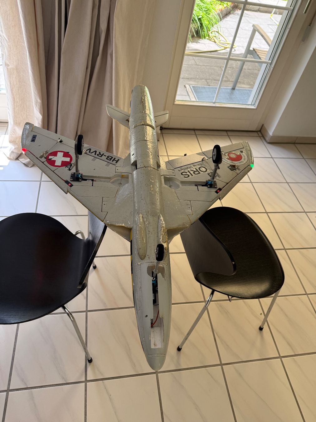 Modellismo RC: Hawker Hunter, 70mm EDF Jet, Spw. 850mm, Dynam – Usato da Zumikon venduto da Bmerz 5