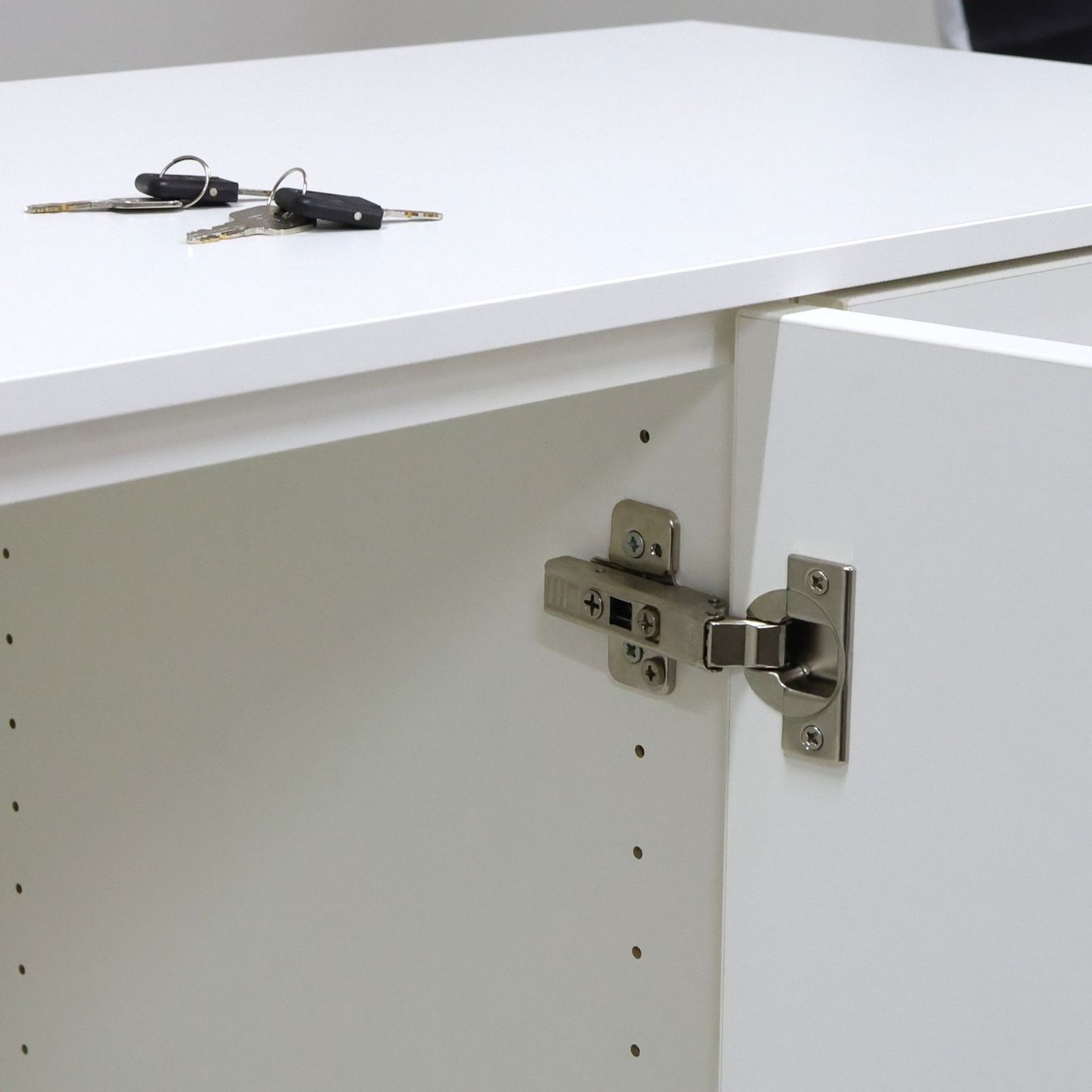 Schränke: Praktischer Büroschrank – Gebraucht aus Volketswil von brockipfannenstil 8