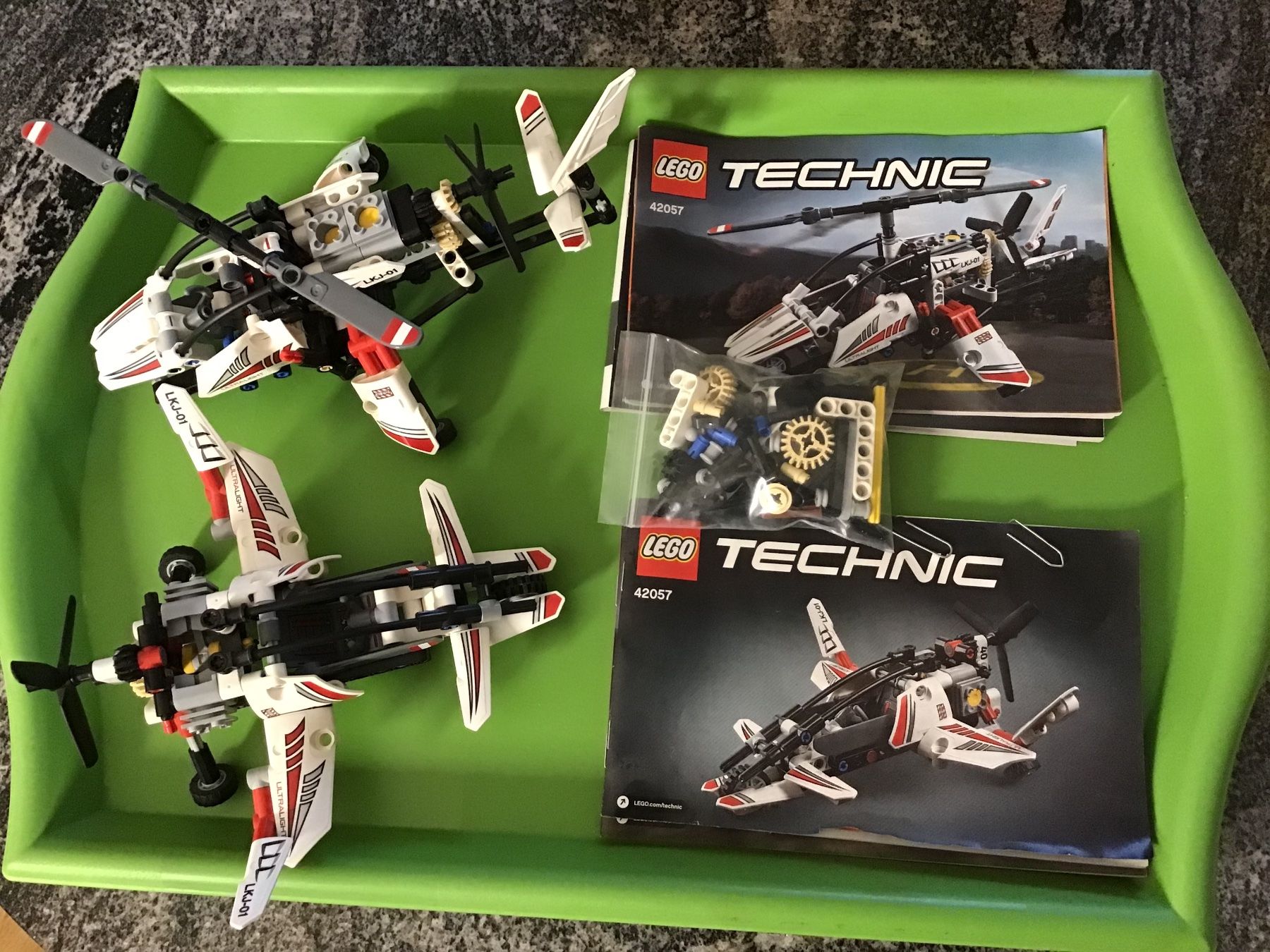 Lego Kit di costruzioni: 2 Sets Lego Technic 42057 Flugzeug und Helikopter – Usato da Trimbach venduto da Lexli11