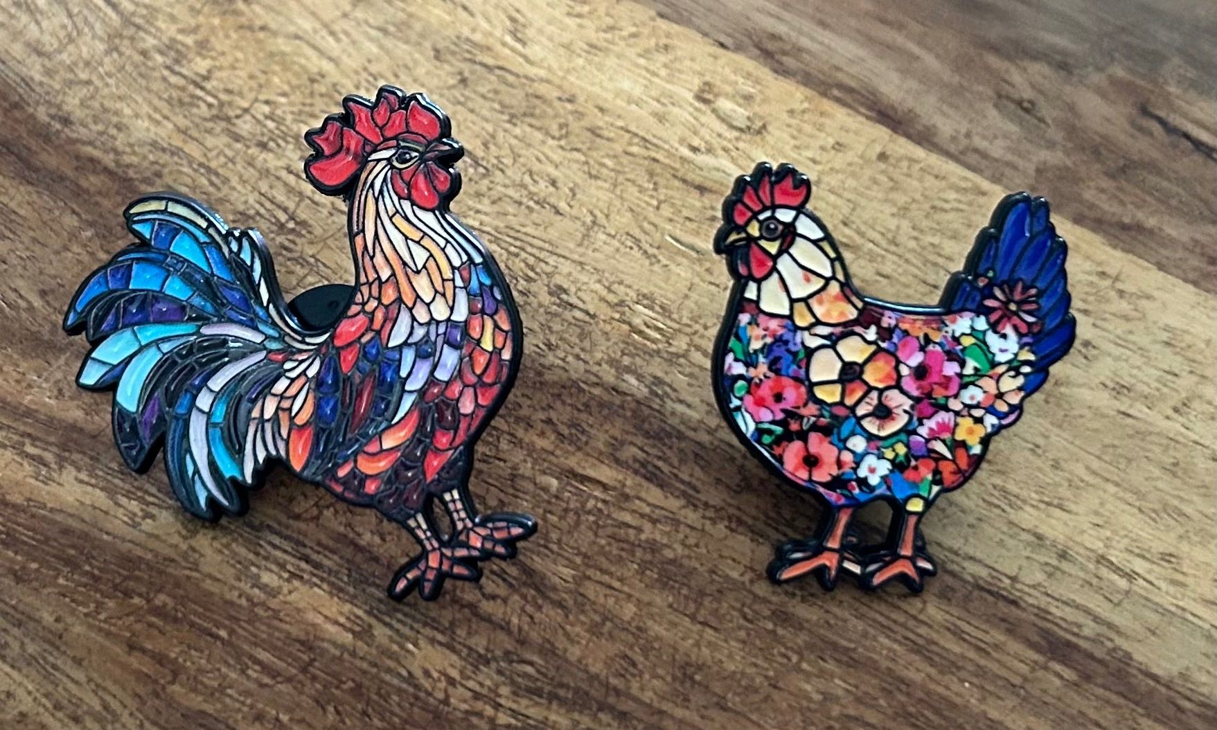 Plaquettes & Badges: Set 2x Pin Hühner / Hahn – Neuf avec emballage d'origine à Geneve par vane267