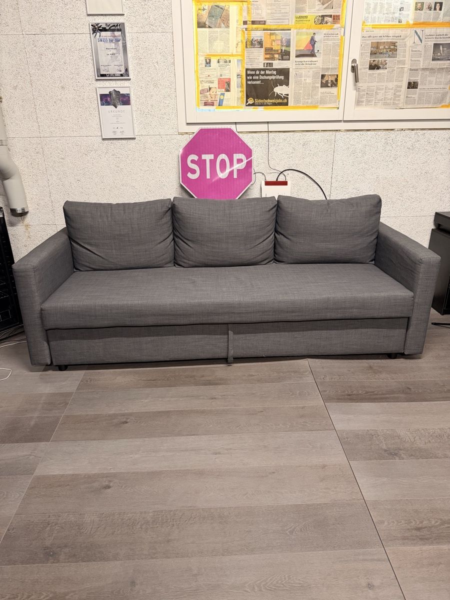 Ikea Sofas: Ausschiebbares Schlafsofa – Gebraucht aus Chur von gol_z99j