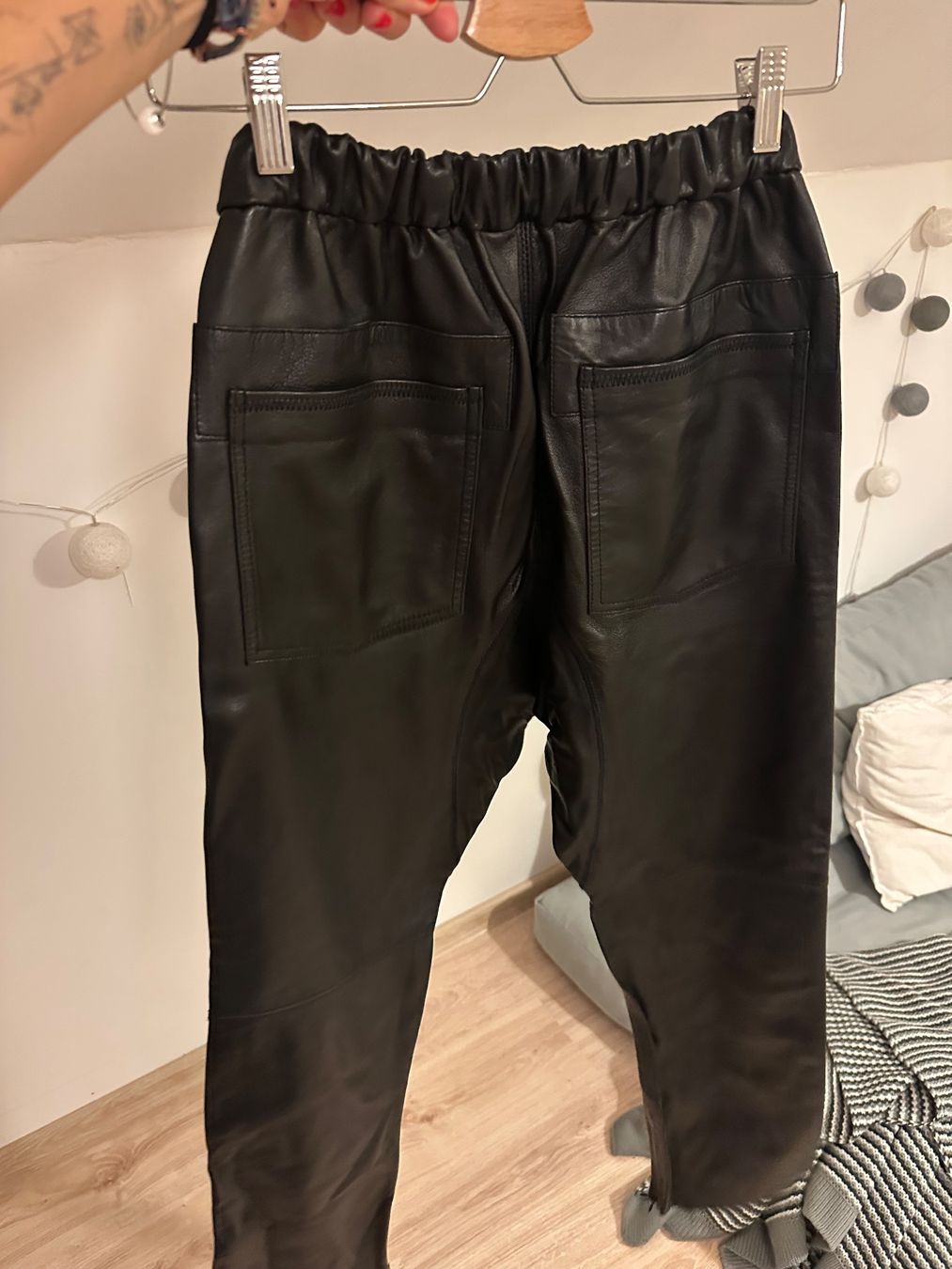 Zara Pantaloni: Leder Hose – Nuovo e nell'imballaggio originale da Rapperswil BE venduto da aro_66tx 2