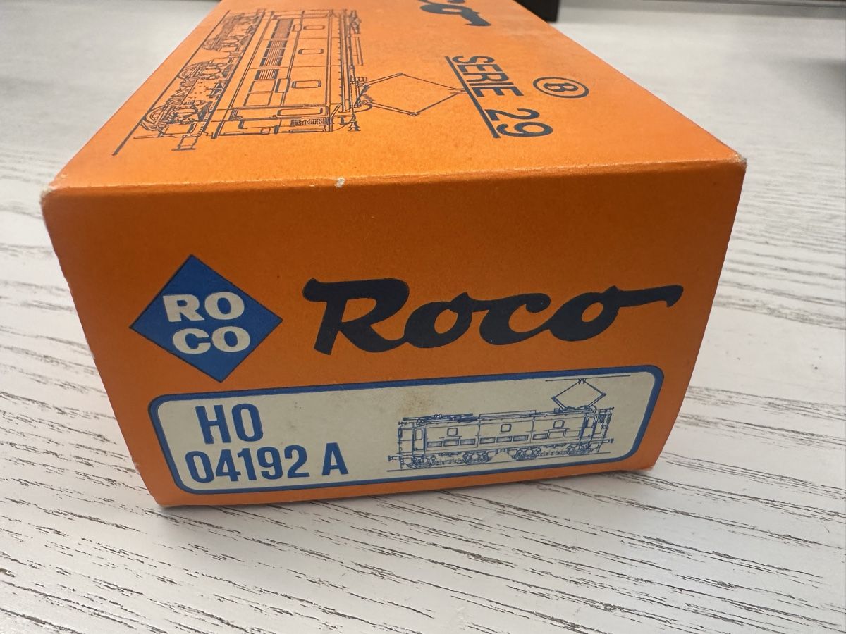 Roco Modelleisenbahnen: Roco 04192 A SNCF BR 2911 LEERE OVP – Gebraucht aus Lupsingen von New-Haven
