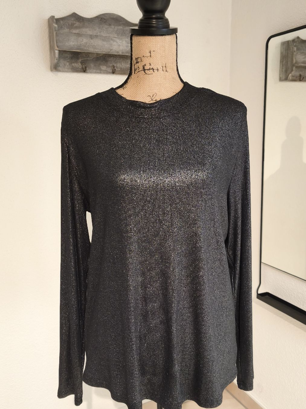 Pullover & Sweatshirts: Damen Pullover schwarz Glitzer Grösse XL neu – Neu und originalverpackt aus Emmetten von SecondhandSiska
