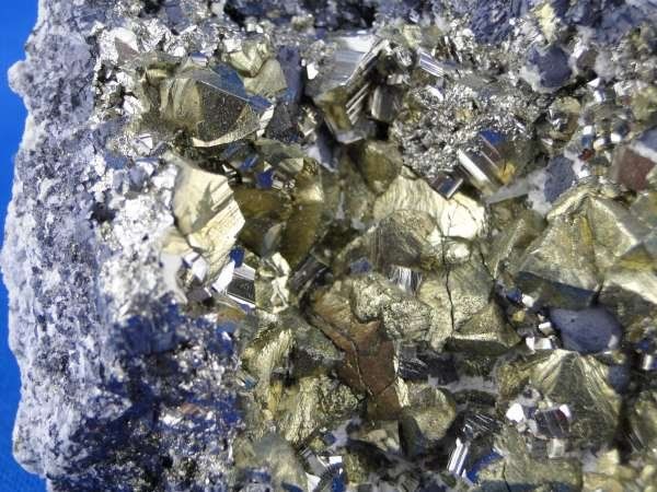 Minerali & Pietre curative: Chalkopyrit mit Galena – Usato da Schinznach Bad venduto da Demerald 2