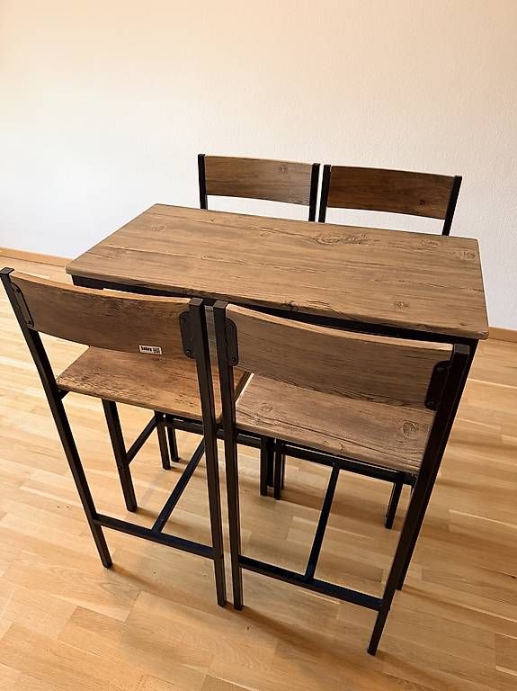 Set di tavolo e panche: Vends table haute et 4 chaises hautes – Usato da Lavigny venduto da fdo01