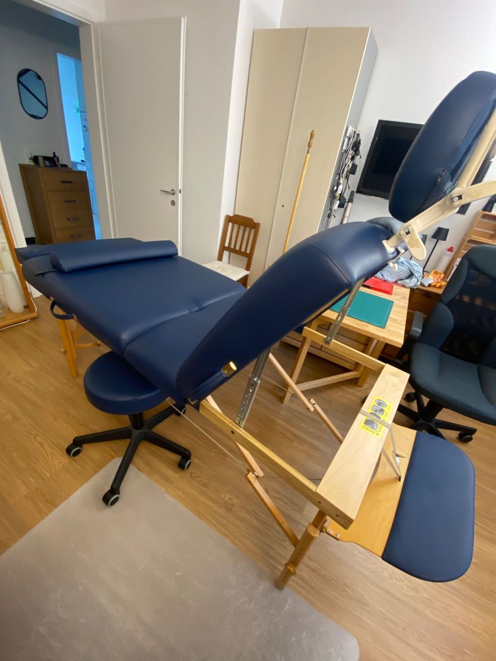 Lettini & sedie per cosmetici: 3-Zonen Massageliege professionell – Usato da Biel/Bienne venduto da querberatung02 1