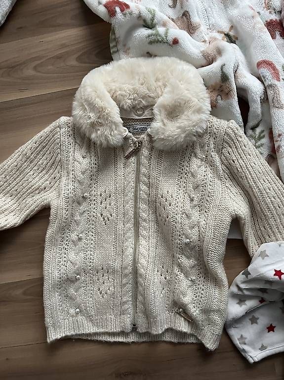 Lotti & Set di vestiti: Kleiderpaket Mädchen 92 warm, Winter,18 Teile – Usato da Pfungen venduto da nad_vt7k 1