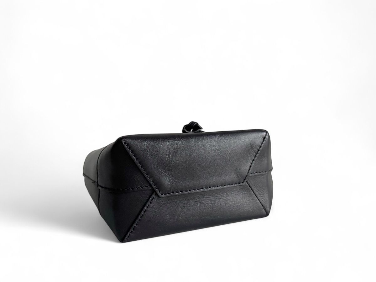Louis Vuitton Borse da donna: LOUIS VUITTON My Lockme Mini Pins Leather Backpack Tasche – Usato da Kriens venduto da hannaandkiko 6