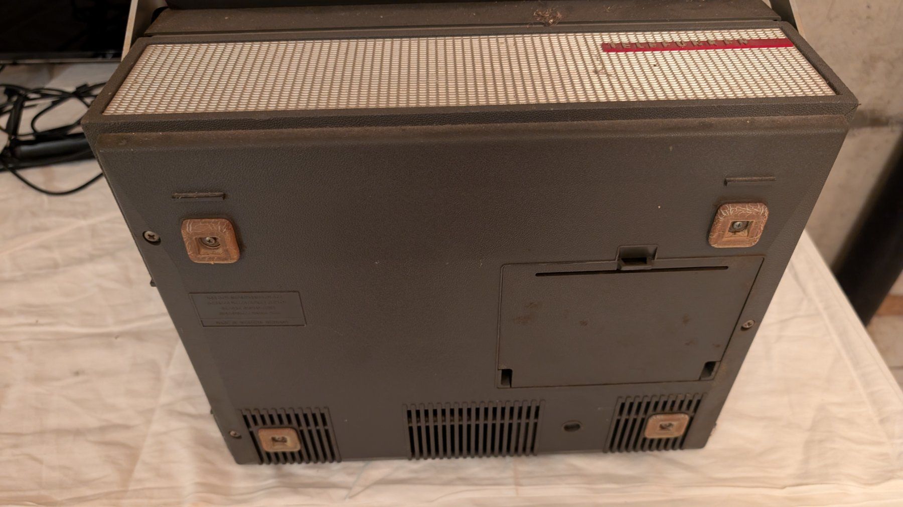 Telefunken Bandmaschinen: Telefunken Magnetophon 203 – Gebraucht aus Kastanienbaum von kr.arch 3