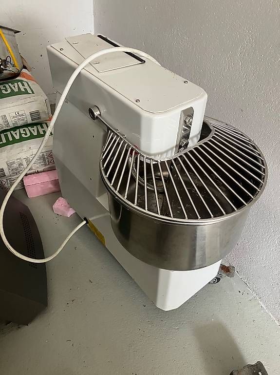 Elettrodomestici da cucina: Teigknettmaschine – Usato da Rümikon AG venduto da kolalokova 1