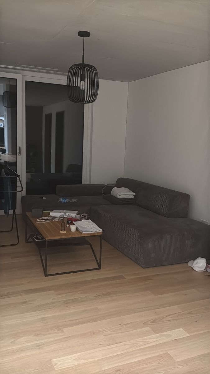 Sofas: Graues Cord Sofa – D'occasion à Suhr par axsps