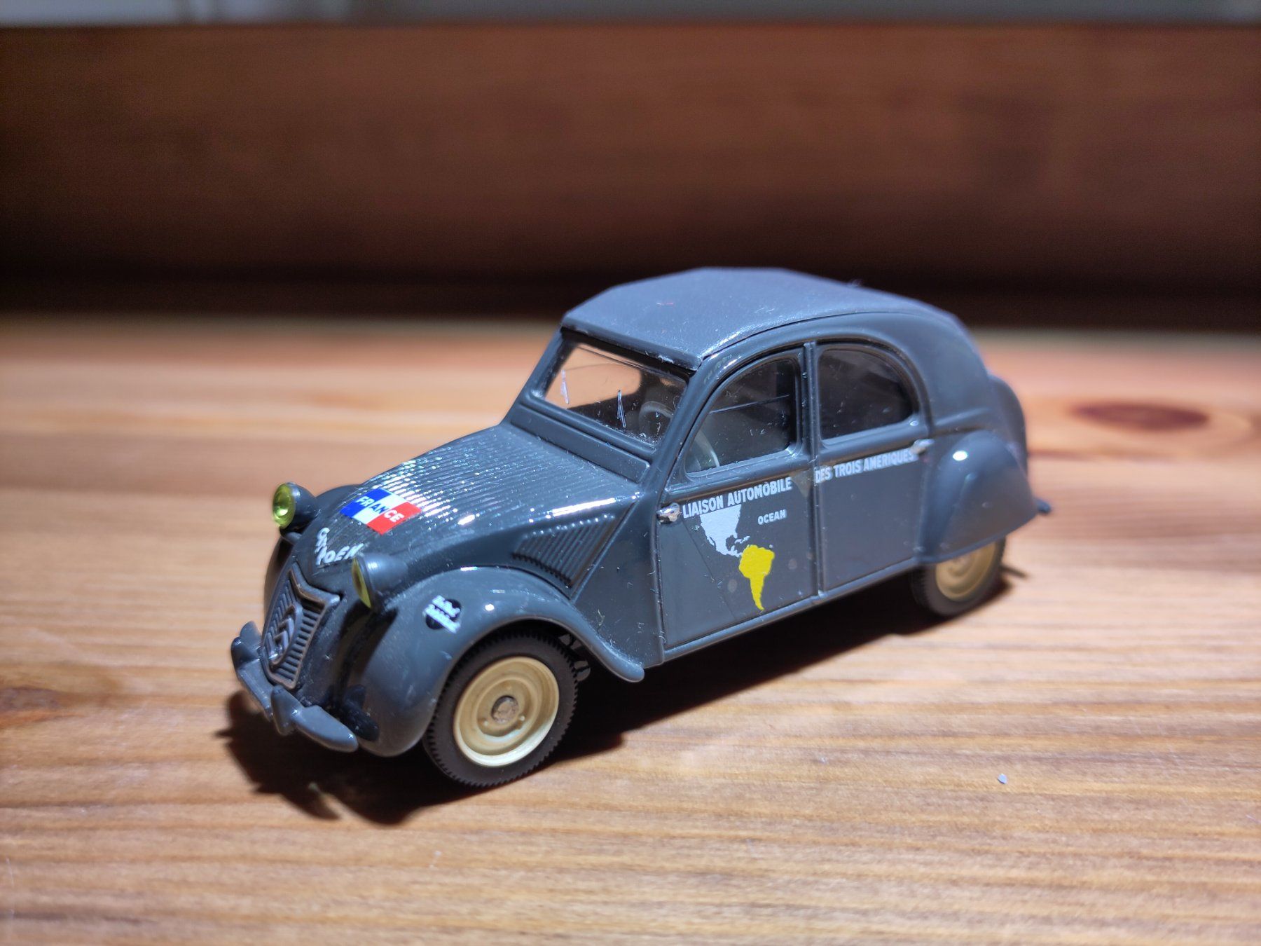 Vitesse Modellini d'auto: Modellauto vitesse 1/43 citroen 2CV – Usato da Bülach venduto da Tiefschlaflos