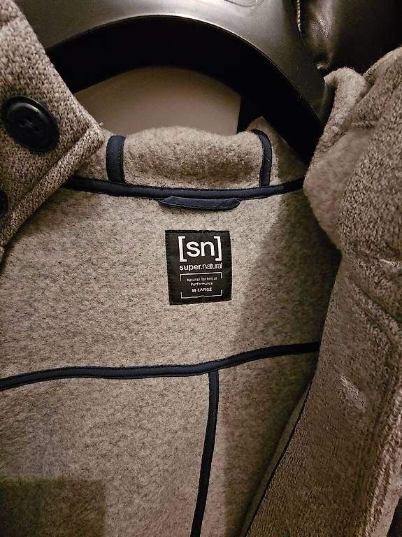 Giacche: Jacket / Veste Laine neuve – Usato da Lausanne venduto da pat_6plk 1