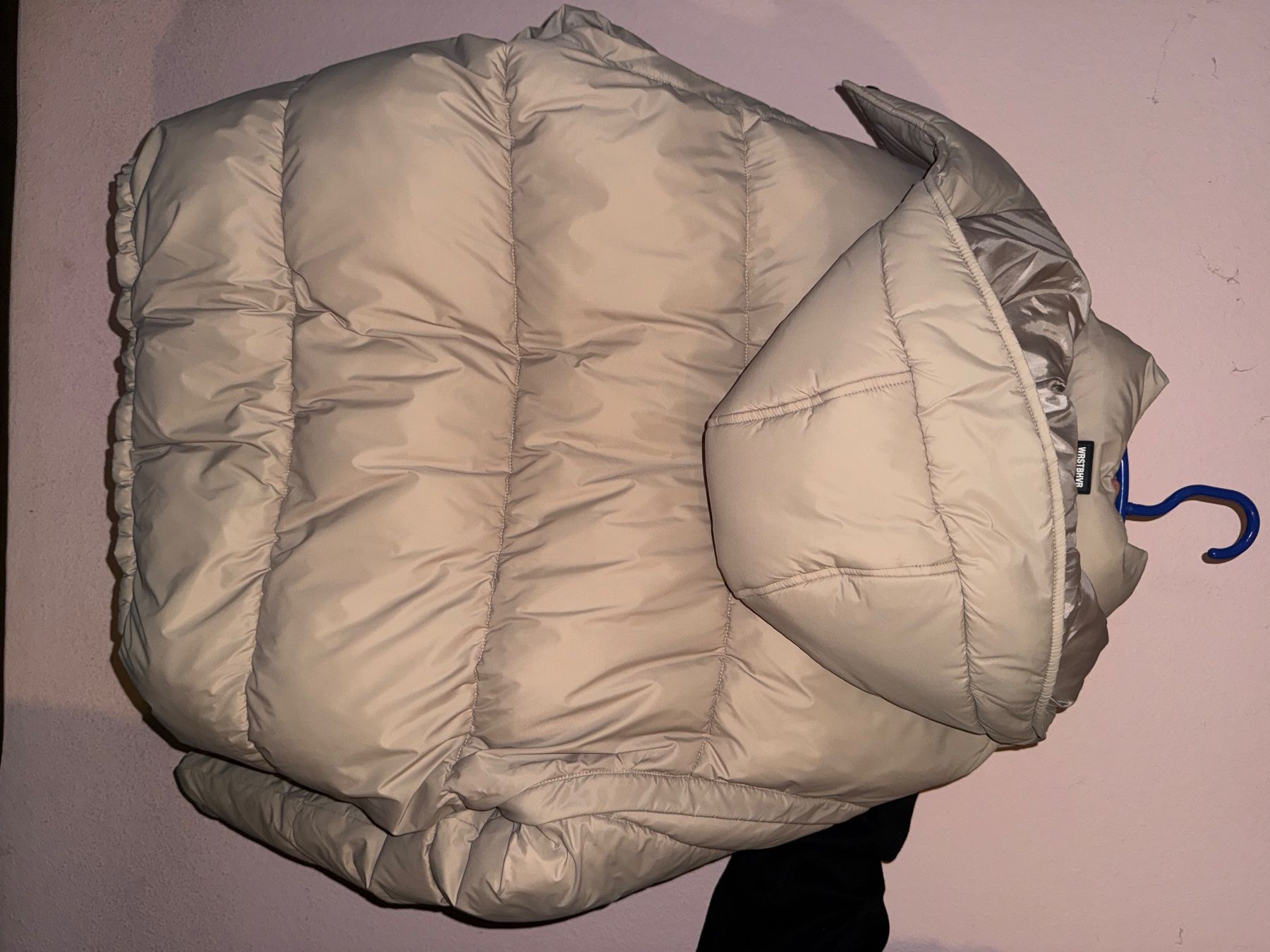 Giacche: Worst Behavior Silas Puffer Jacket Unisex – Usato da birsfelden venduto da jaycee26 2
