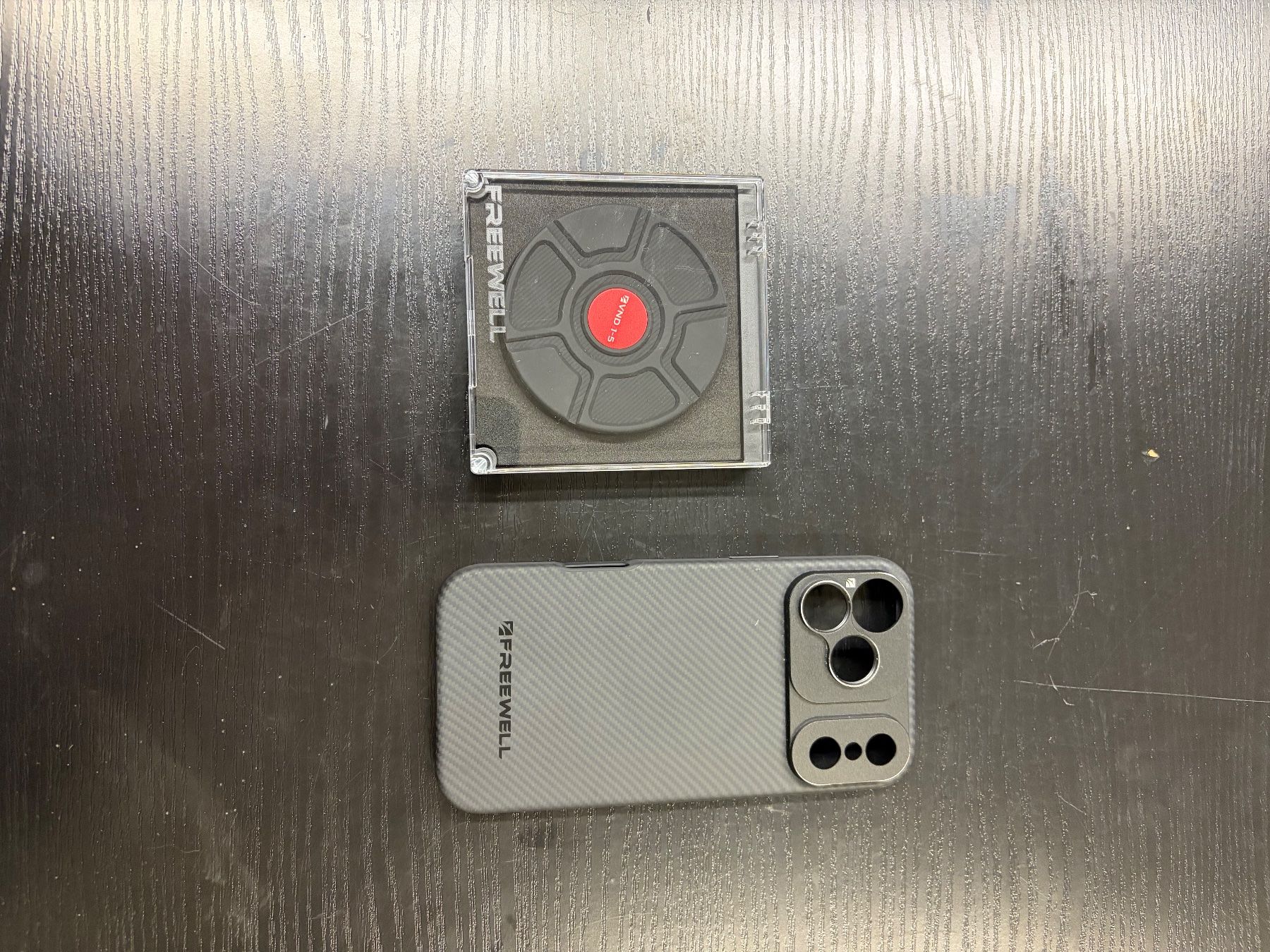 Apple Cover & Protezioni schermo: Freewell iPhone 17 Pro Max Filmmaker Basic Kit – Usato da Uster venduto da Provozario84