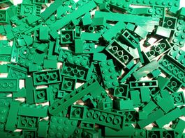 Lego 150 verschiedene grüne Teile -H55