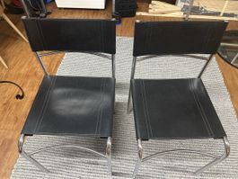 2 Stühle Leder schwarz Metallgestell